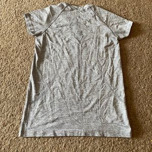 Lululemon running tee